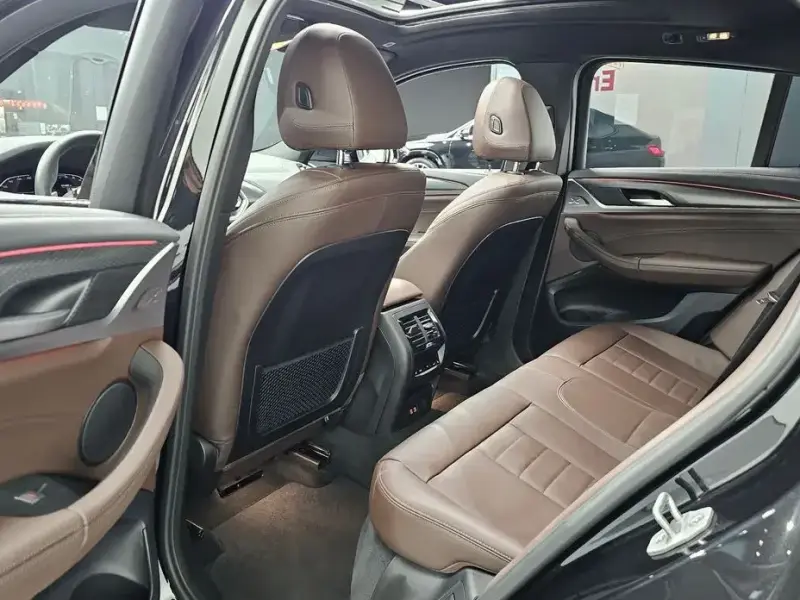 2025 BMW X4 с пробегом 4 567 км