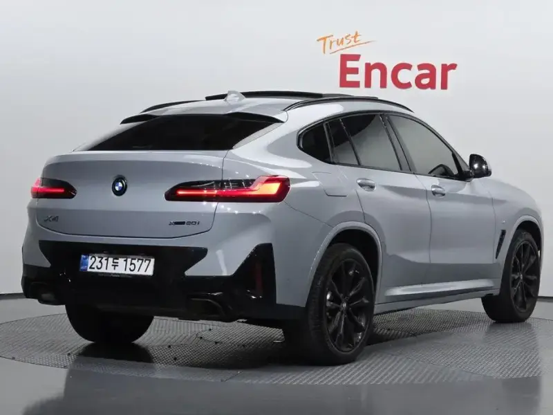 2025 BMW X4 с пробегом 13 870 км