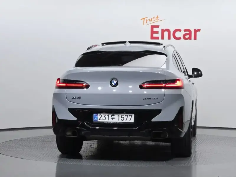 2025 BMW X4 с пробегом 13 870 км