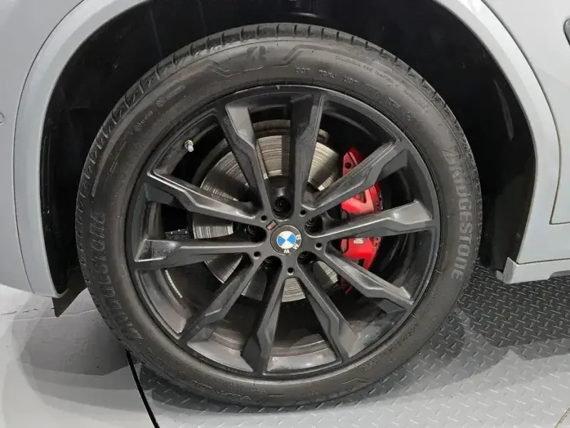 2025 BMW X4 с пробегом 13 870 км
