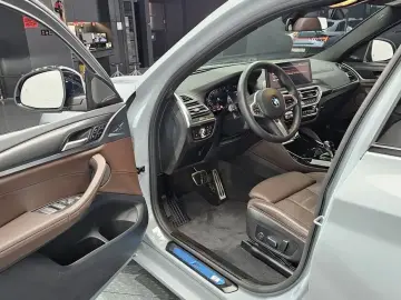 2025 BMW X4 с пробегом 13 870 км