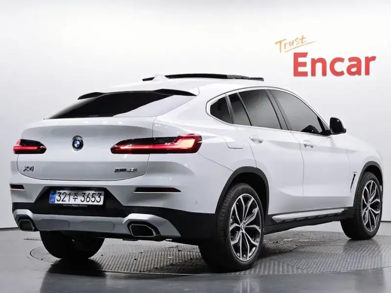 2025 BMW X4 с пробегом 4 830 км