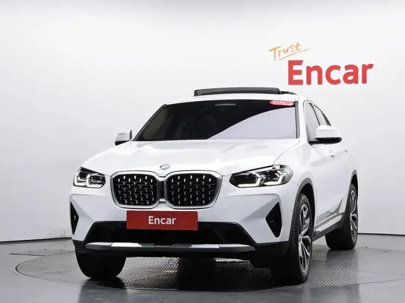 2025 BMW X4 с пробегом 4 830 км
