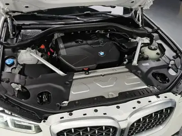 2025 BMW X4 с пробегом 4 830 км
