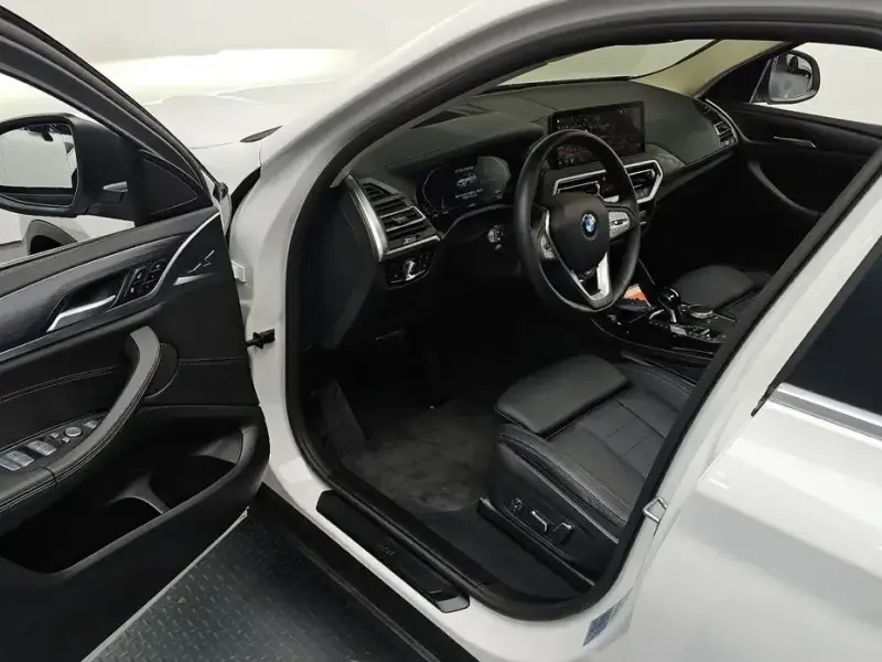 2025 BMW X4 с пробегом 4 830 км