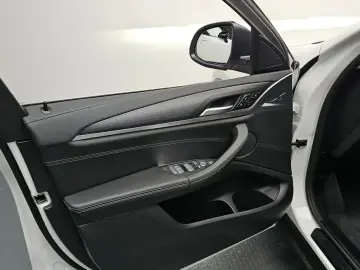 2025 BMW X4 с пробегом 4 830 км