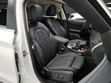 2025 BMW X4 с пробегом 4 830 км