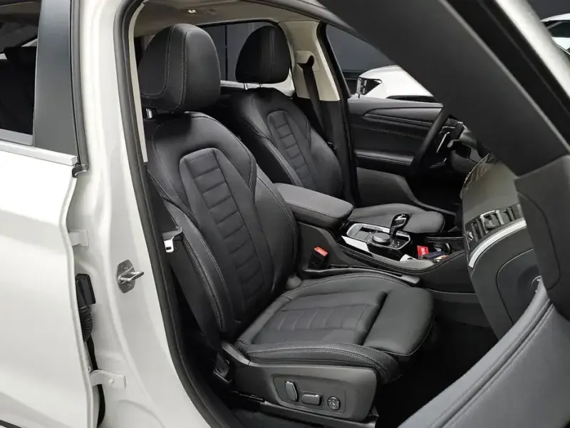 2025 BMW X4 с пробегом 4 830 км