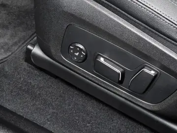 2025 BMW X4 с пробегом 4 830 км