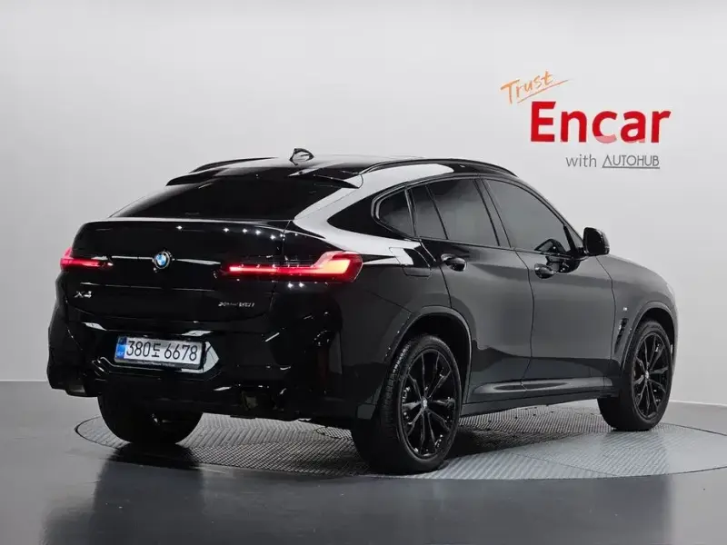 2025 BMW X4 с пробегом 7 803 км