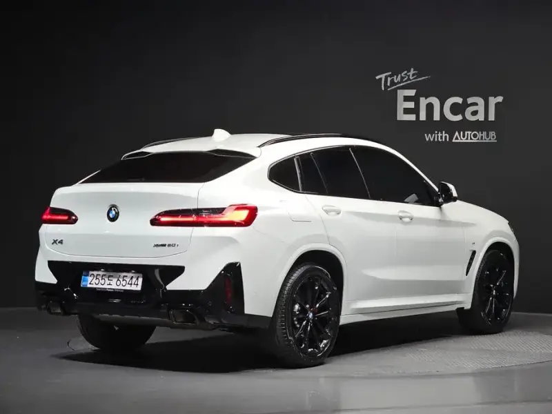 2025 BMW X4 с пробегом 19 055 км