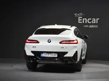 2025 BMW X4 с пробегом 19 055 км
