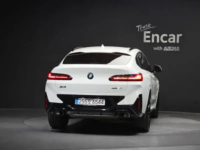 2025 BMW X4 с пробегом 19 055 км