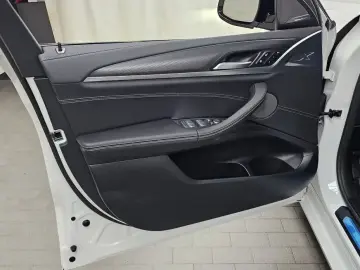 2025 BMW X4 с пробегом 19 055 км