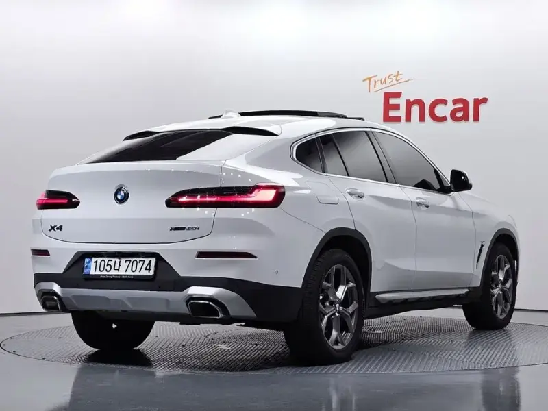 2023 BMW X4 с пробегом 38 302 км