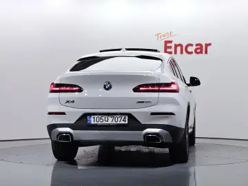 2023 BMW X4 с пробегом 38 302 км