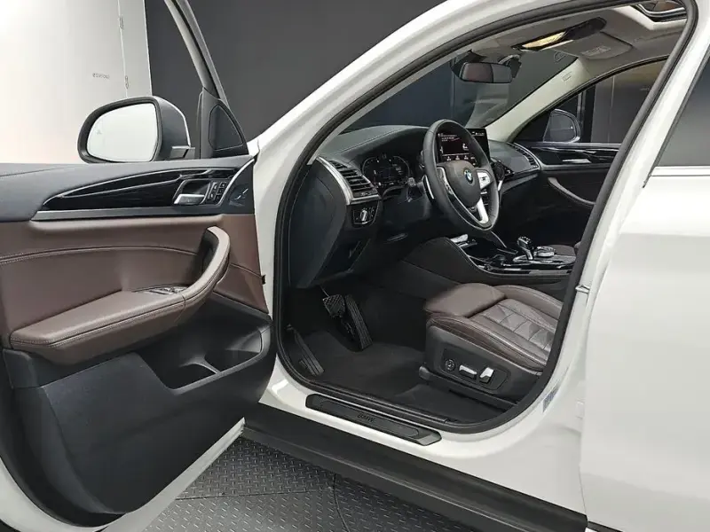 2023 BMW X4 с пробегом 38 302 км