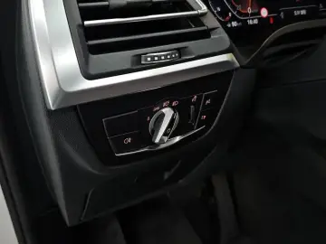 2023 BMW X4 с пробегом 38 302 км