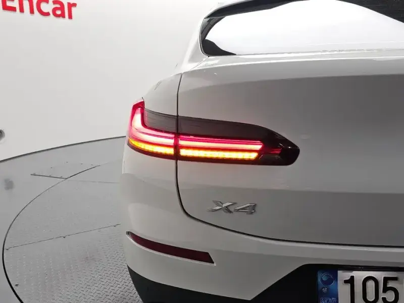 2023 BMW X4 с пробегом 38 302 км