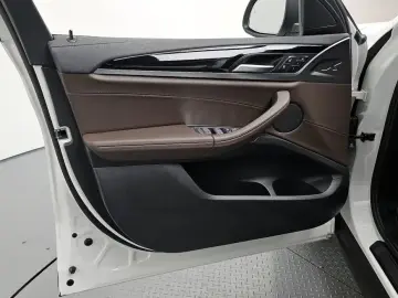 2023 BMW X4 с пробегом 38 302 км