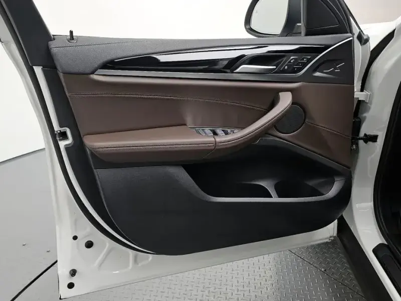 2023 BMW X4 с пробегом 38 302 км