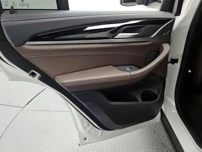 2023 BMW X4 с пробегом 38 302 км