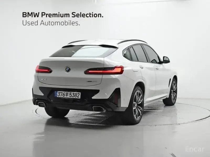 2025 BMW X4 с пробегом 27 336 км