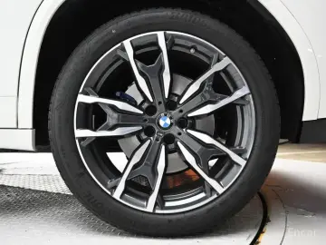 2025 BMW X4 с пробегом 27 336 км