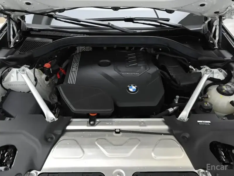 2025 BMW X4 с пробегом 27 336 км