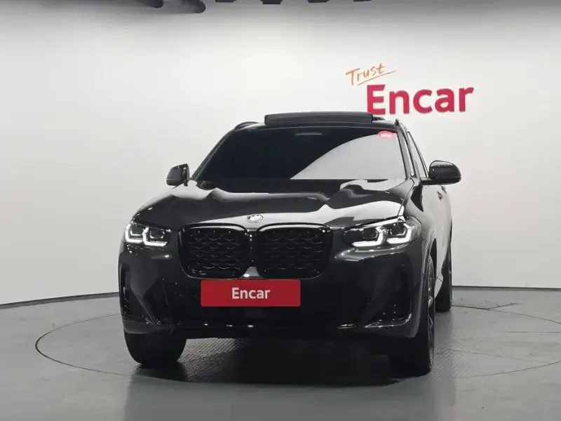 2025 BMW X4 с пробегом 10 471 км