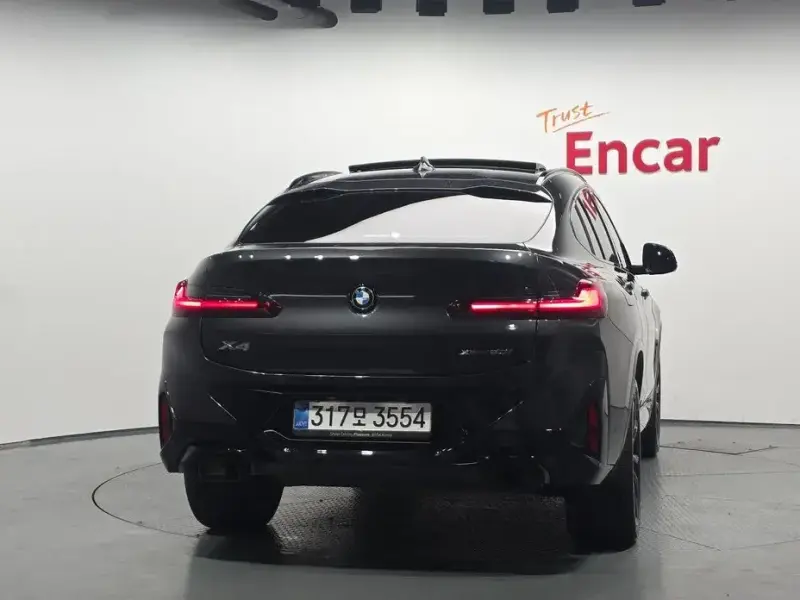 2025 BMW X4 с пробегом 10 471 км