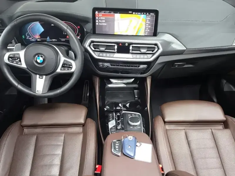 2025 BMW X4 с пробегом 10 471 км