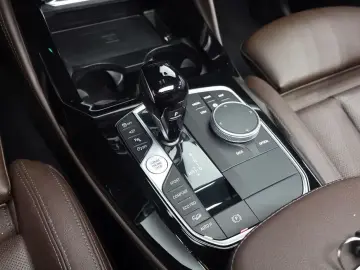 2025 BMW X4 с пробегом 10 471 км