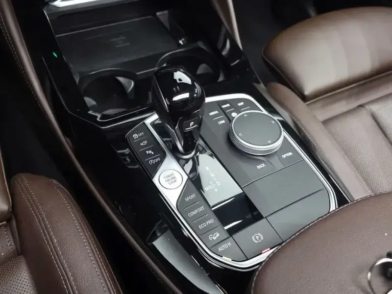 2025 BMW X4 с пробегом 10 471 км