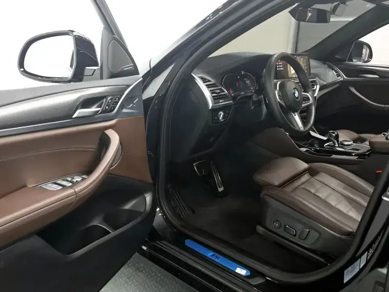 2025 BMW X4 с пробегом 10 471 км