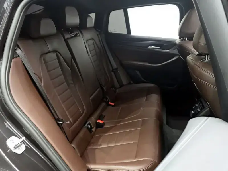 2025 BMW X4 с пробегом 10 471 км