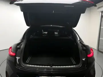 2025 BMW X4 с пробегом 10 471 км