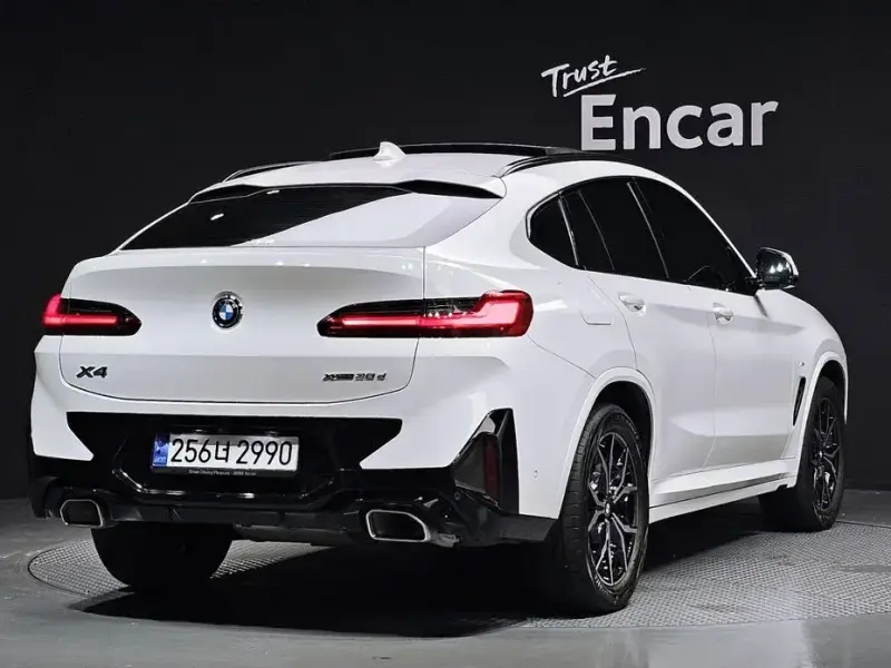 2023 BMW X4 с пробегом 40 272 км