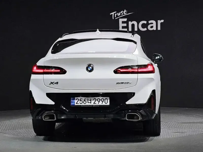 2023 BMW X4 с пробегом 40 272 км