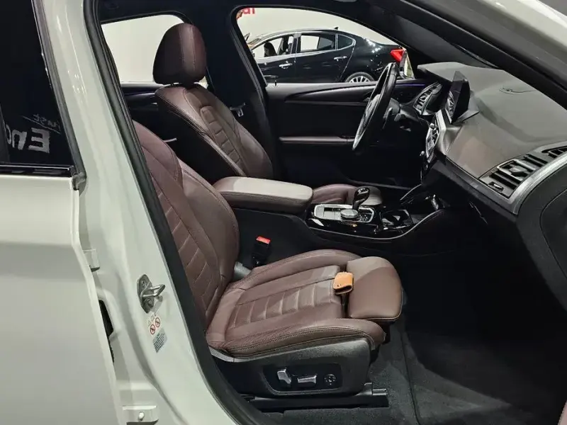 2023 BMW X4 с пробегом 40 272 км