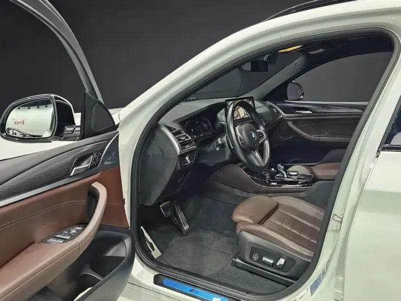 2023 BMW X4 с пробегом 40 272 км