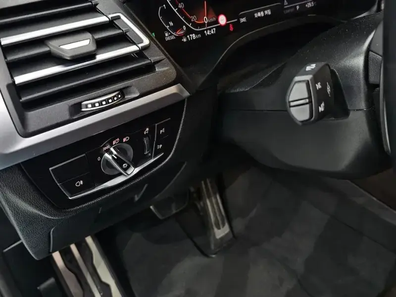2023 BMW X4 с пробегом 40 272 км