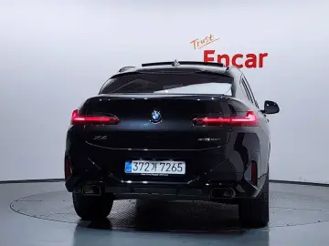 2025 BMW X4 с пробегом 14 595 км