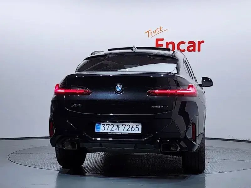2025 BMW X4 с пробегом 14 595 км