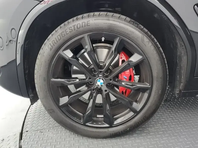 2025 BMW X4 с пробегом 14 595 км