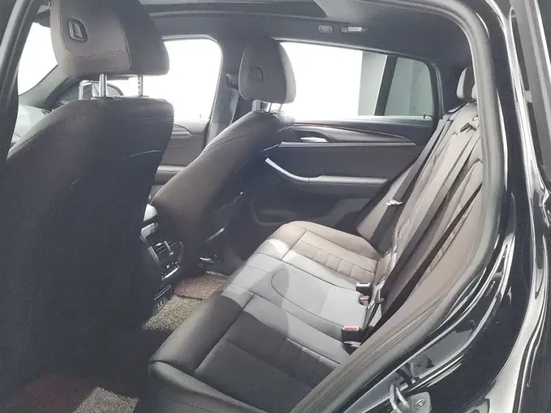 2025 BMW X4 с пробегом 14 595 км