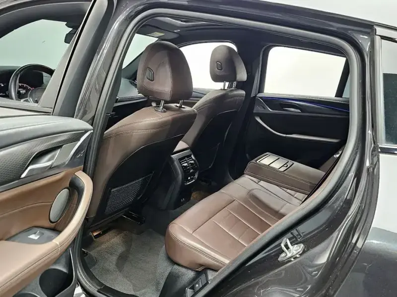 2023 BMW X4 с пробегом 34 725 км