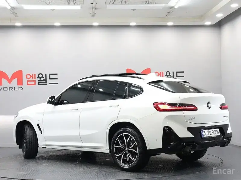 2023 BMW X4 с пробегом 10 955 км