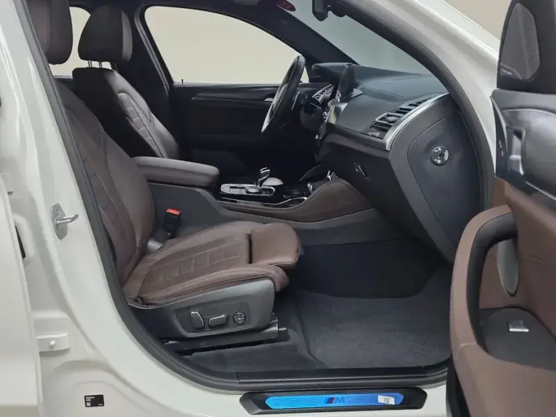 2025 BMW X4 с пробегом 11 242 км