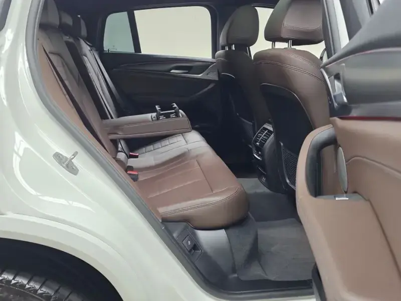 2025 BMW X4 с пробегом 11 242 км